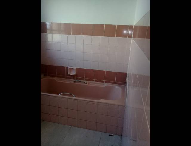 1 bed property to rent in HOUGHTON ESTATE